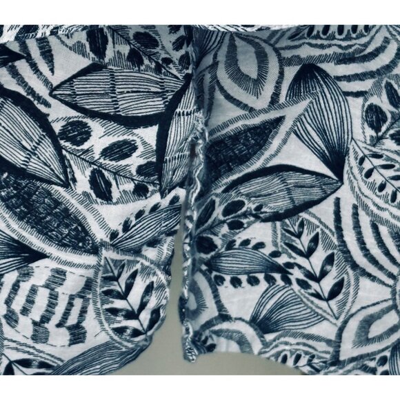 Foxcroft Faith Layered Leaves Button-Up Blouse Top 18W Black White Wrinkle-Free - Picture 7 of 14